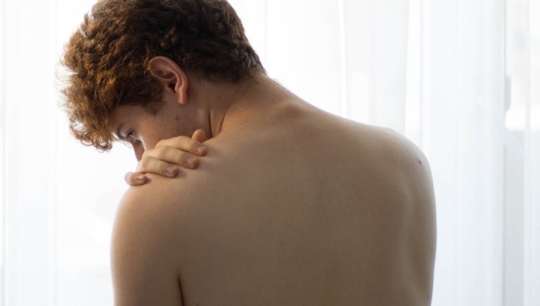 why is shoulder pain worse at night