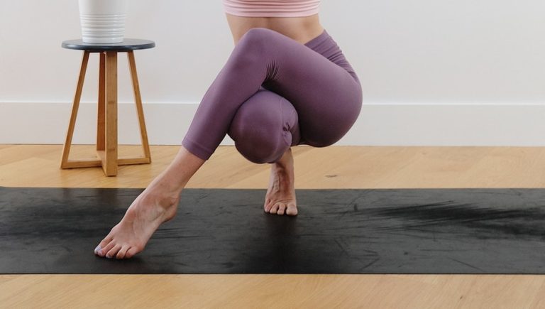 how long should you hold a yoga pose
